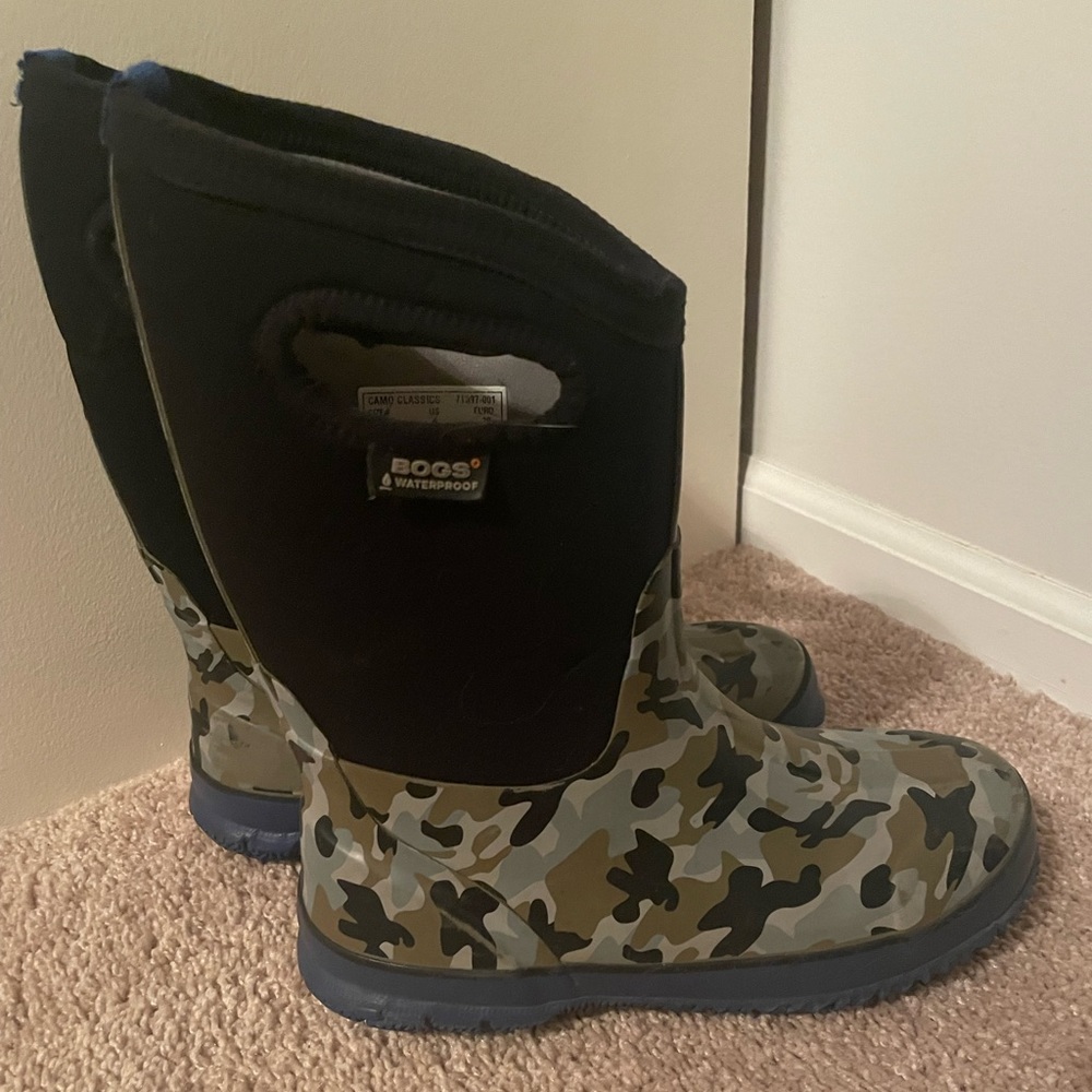 Bogs Youth Size 6